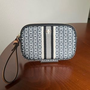 Tory Burch Gemini Link Wristlet